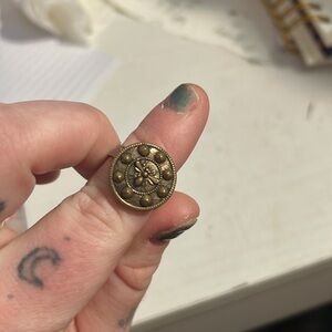 Compass Rose Design queen bee ring size 8